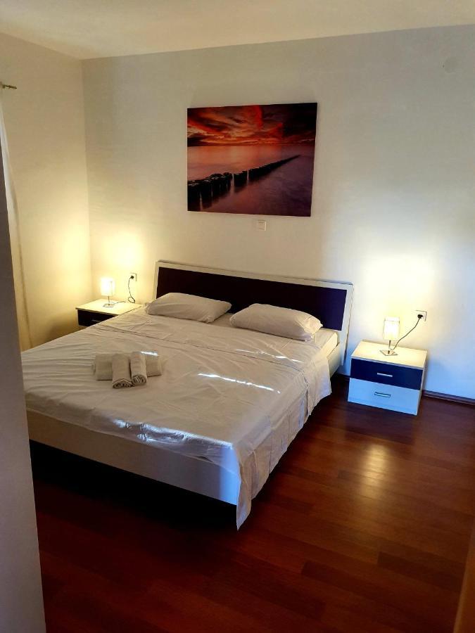 Apartmani Desnica Kruševo Exterior foto