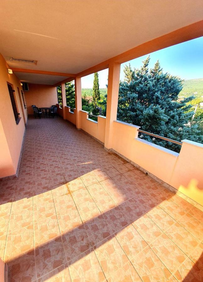 Apartmani Desnica Kruševo Exterior foto